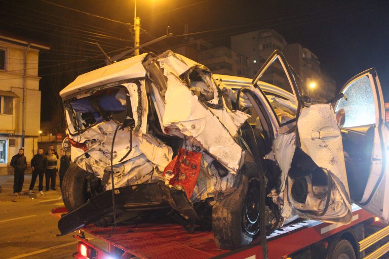 Imagini cu Accidentul de la Granit! Avocatul Circula cu Viteza Incredibila