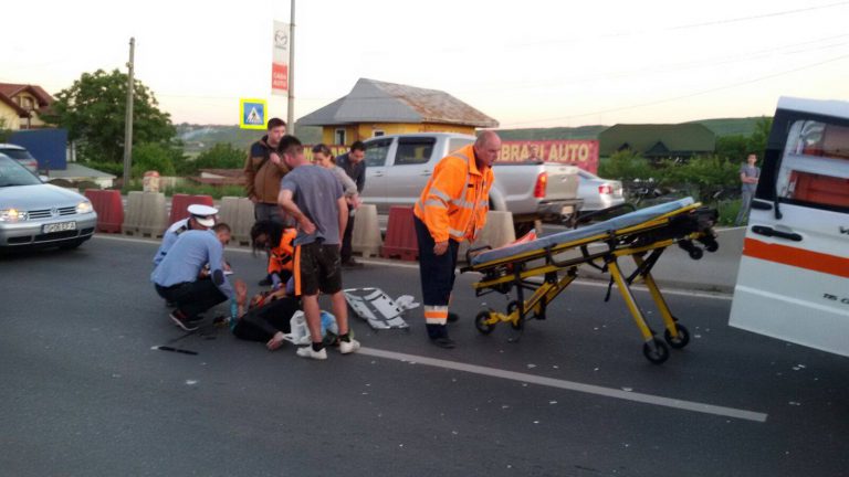 Localnicii din Valea Lupului spun NU accidentelor rutiere! Vor pasarele pietonale